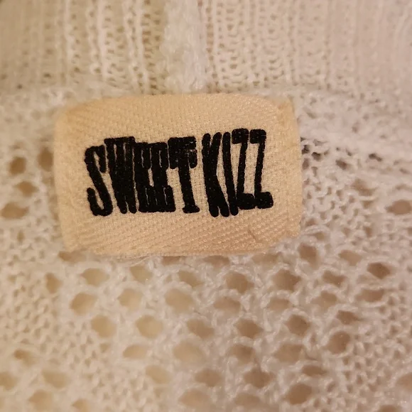 White shrug - Picture 4 of 4